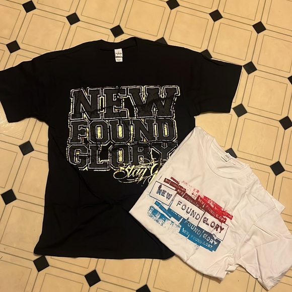 🎼 Bundle of New Found Glory band shirts size Medium EUC - Picture 1 of 3